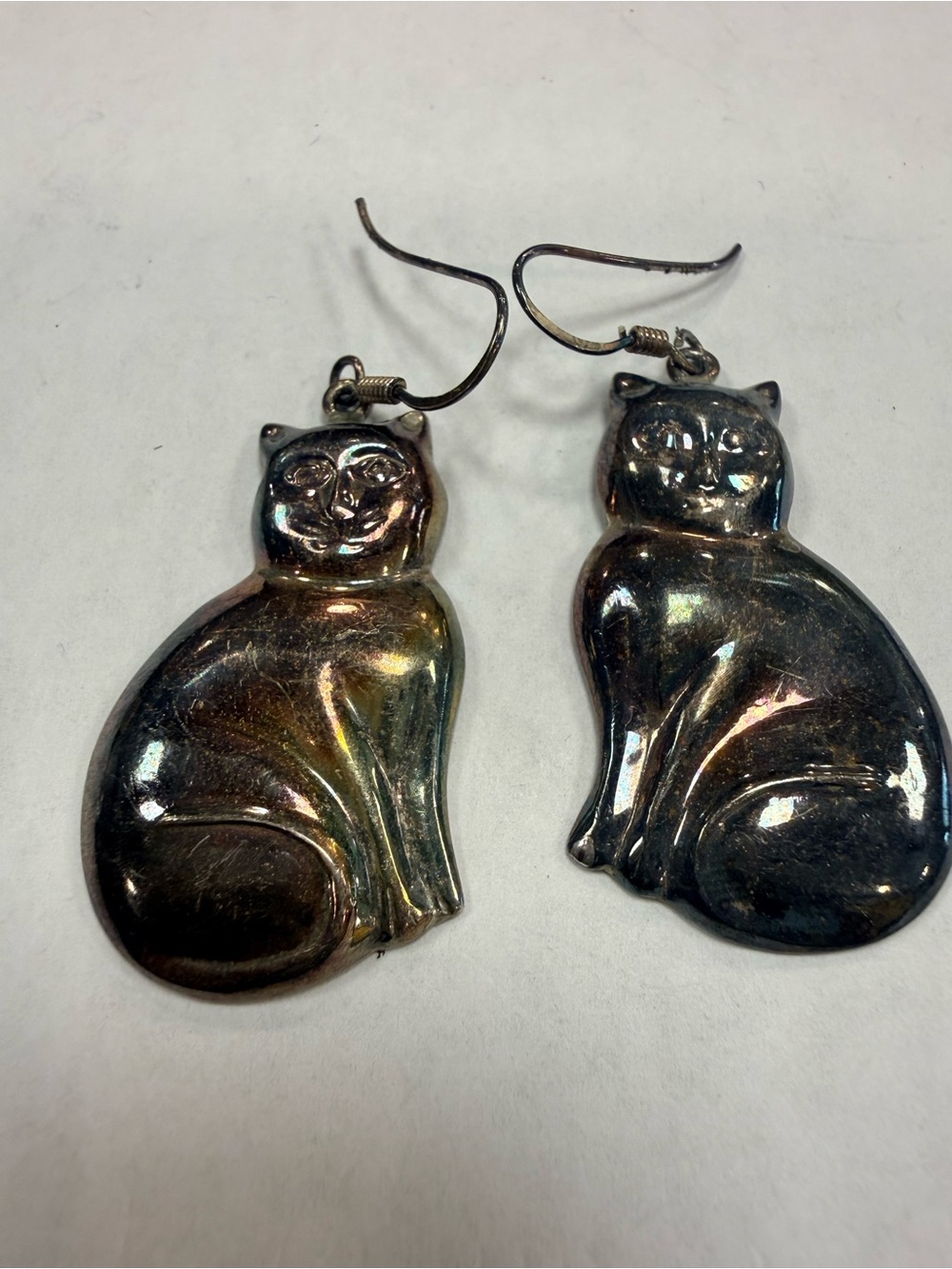 Vintage 925 silver Seated Cat Puffy Flat Backed French Wire Earrings